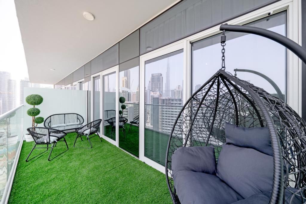 Alluring 1 Bd Apartment In Business Bay With Burj Khalifa View Dubai Exterior photo