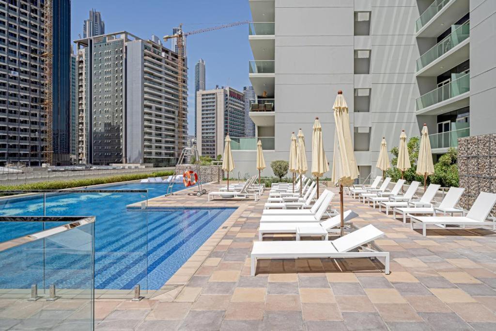 Alluring 1 Bd Apartment In Business Bay With Burj Khalifa View Dubai Exterior photo